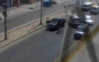 Una banda de marcas disparó este viernes contra una camioneta en la avenida Túpac Amaru, en el límite entre San Martín de Porres e Independencia.